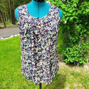 0035. Liz Claiborne Pretty Little Sleeveless Blouse - Light as Air & Beautiful!